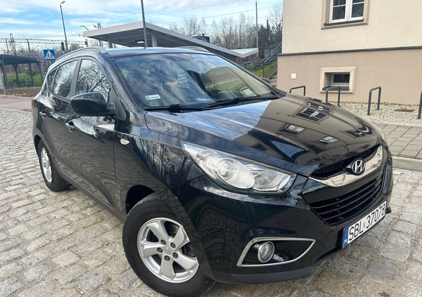 Hyundai Tucson cena 34900 przebieg: 194000, rok produkcji 2010 z Bieruń małe 137